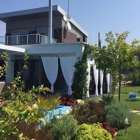Sea Breeze At Sani