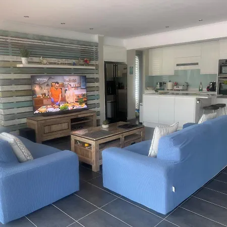 فيلة Sea Breeze At Sani *