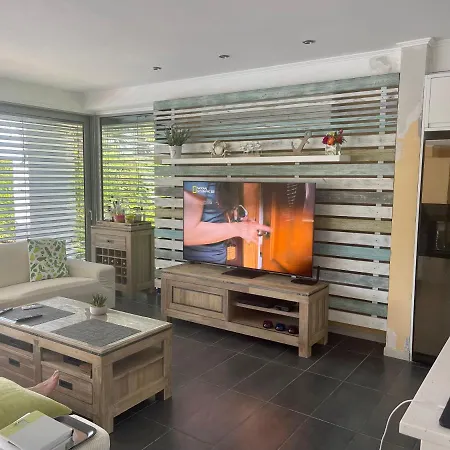 Sea Breeze At Sani فيلة *