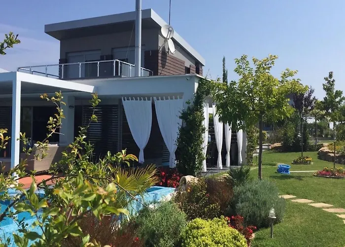 Sea Breeze At Sani